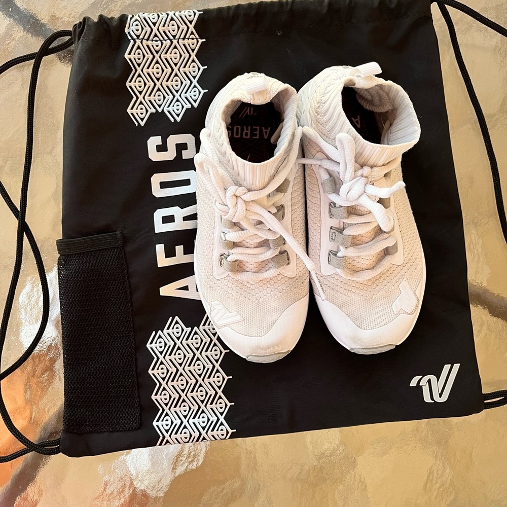 Varsity Aeros size 13C